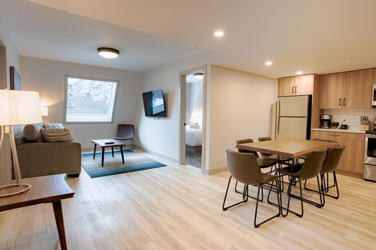 Basecamp Suites Banff Exteriör bild