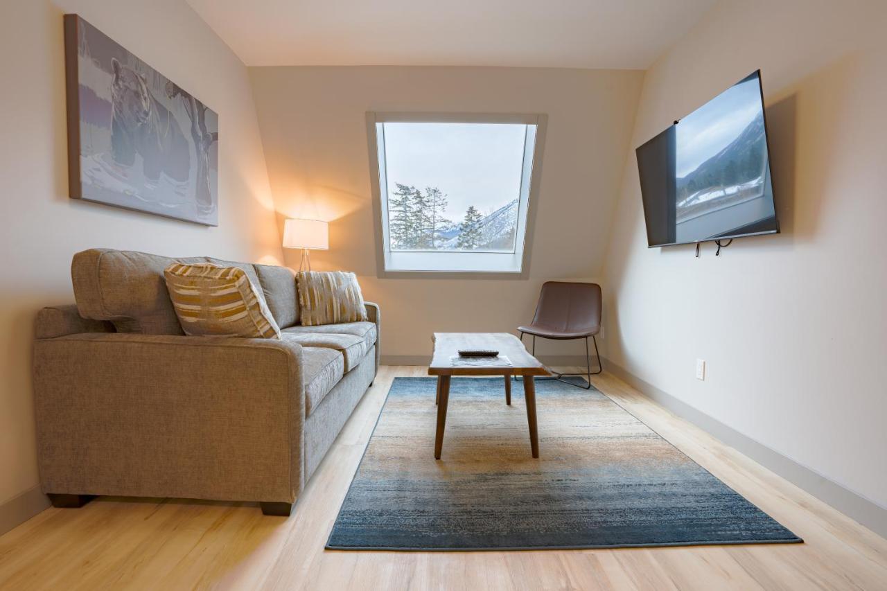 Basecamp Suites Banff Exteriör bild