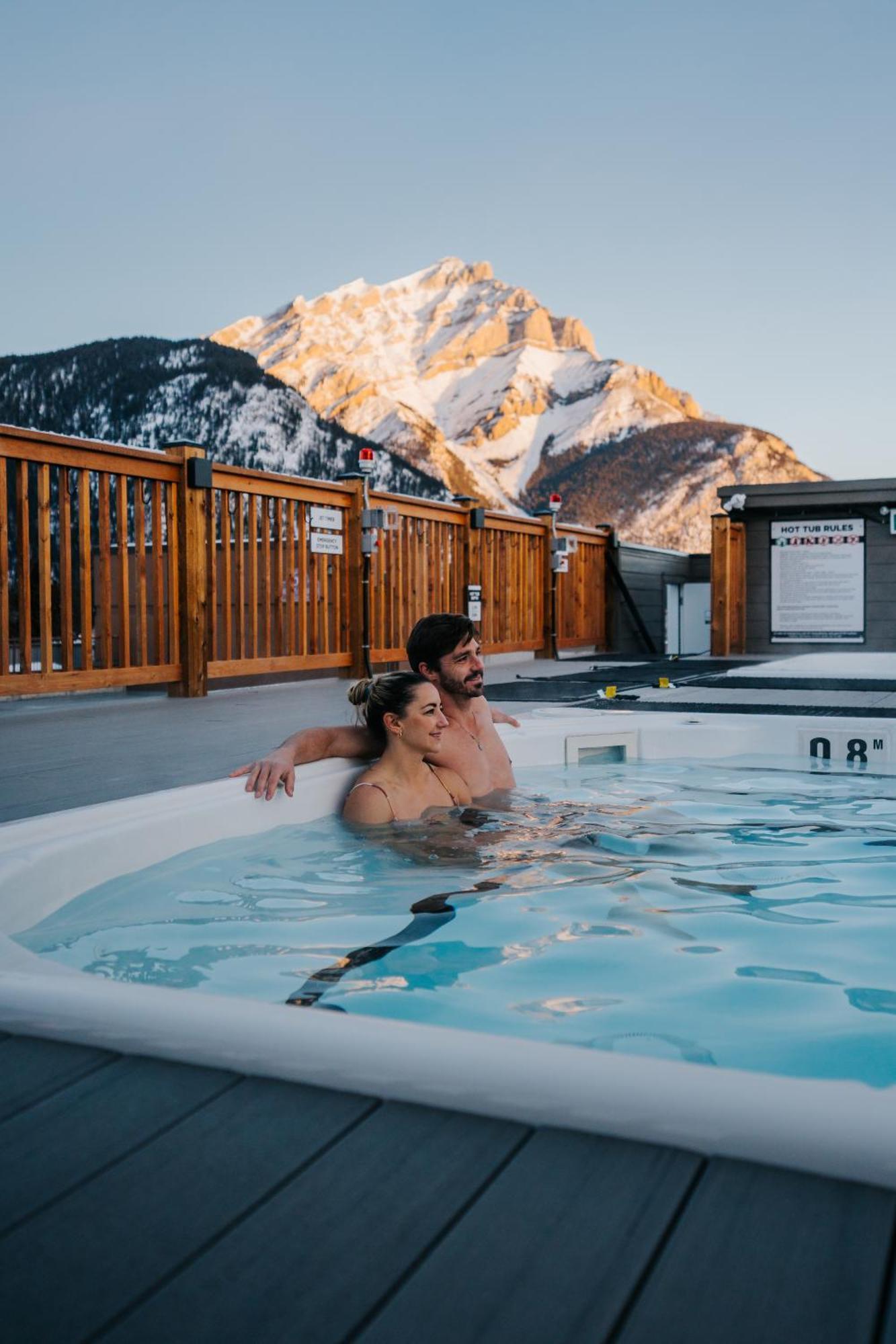 Basecamp Suites Banff Exteriör bild